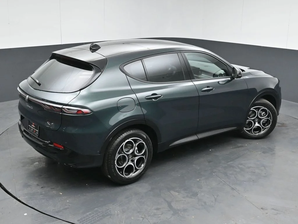 New 2026 Verde Monza (Green) Exterior Paint Alfa Romeo Base image 52