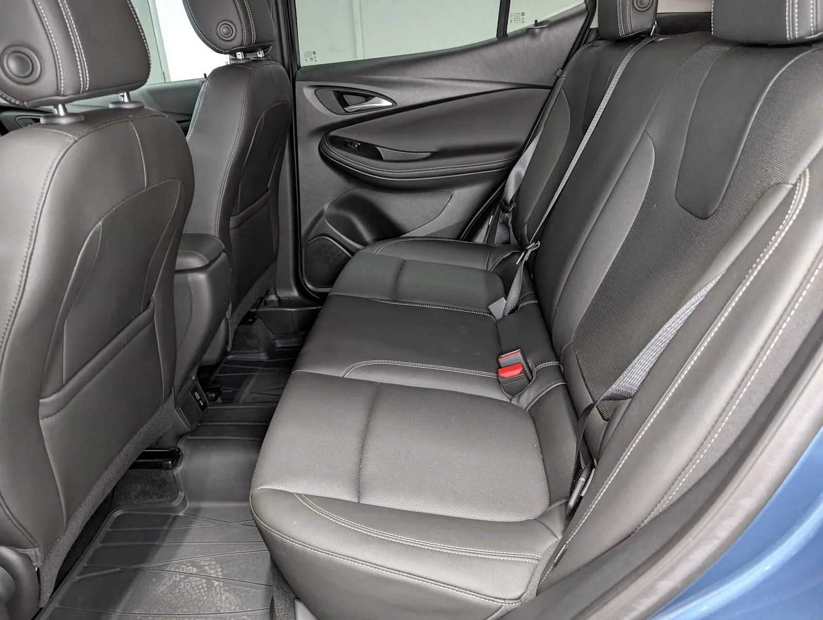 Used 2024 BLUE Buick Sport Touring image 22