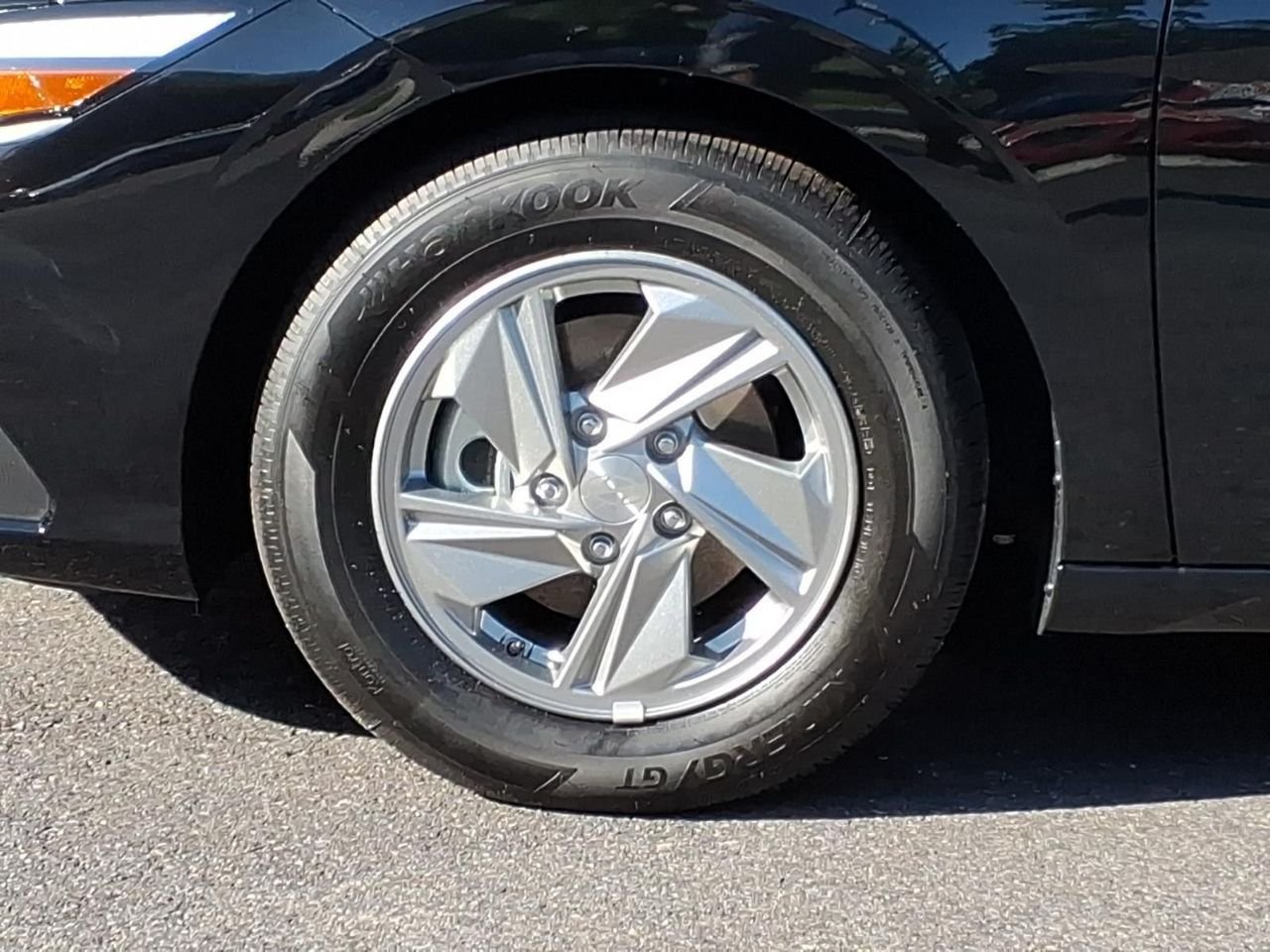 New 2026 Abyss Black Hyundai SE image 9