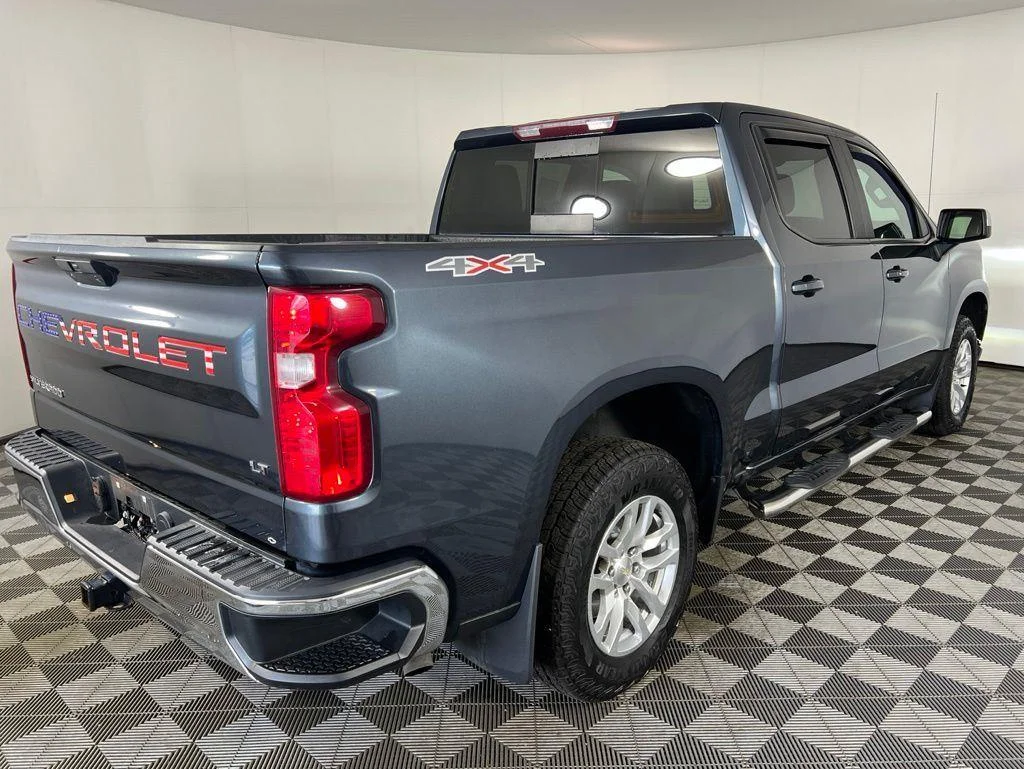 Used 2020 Shadow Gray Metallic Chevrolet LT image 6