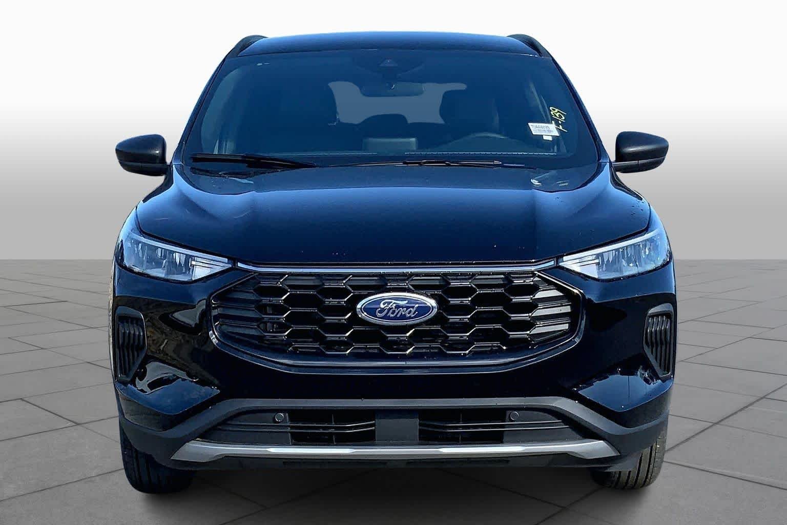 New 2026 Agate Black Metallic Ford ST-Line image 3