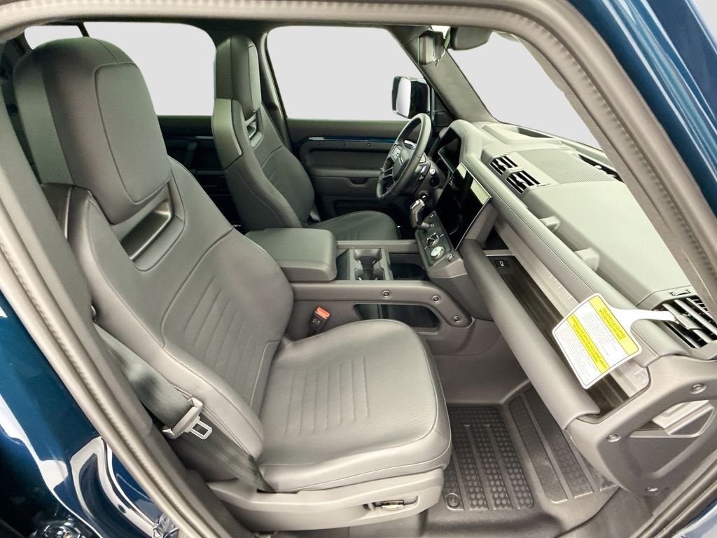 New 2026 Sargasso Blue LAND ROVER OCTA image 19