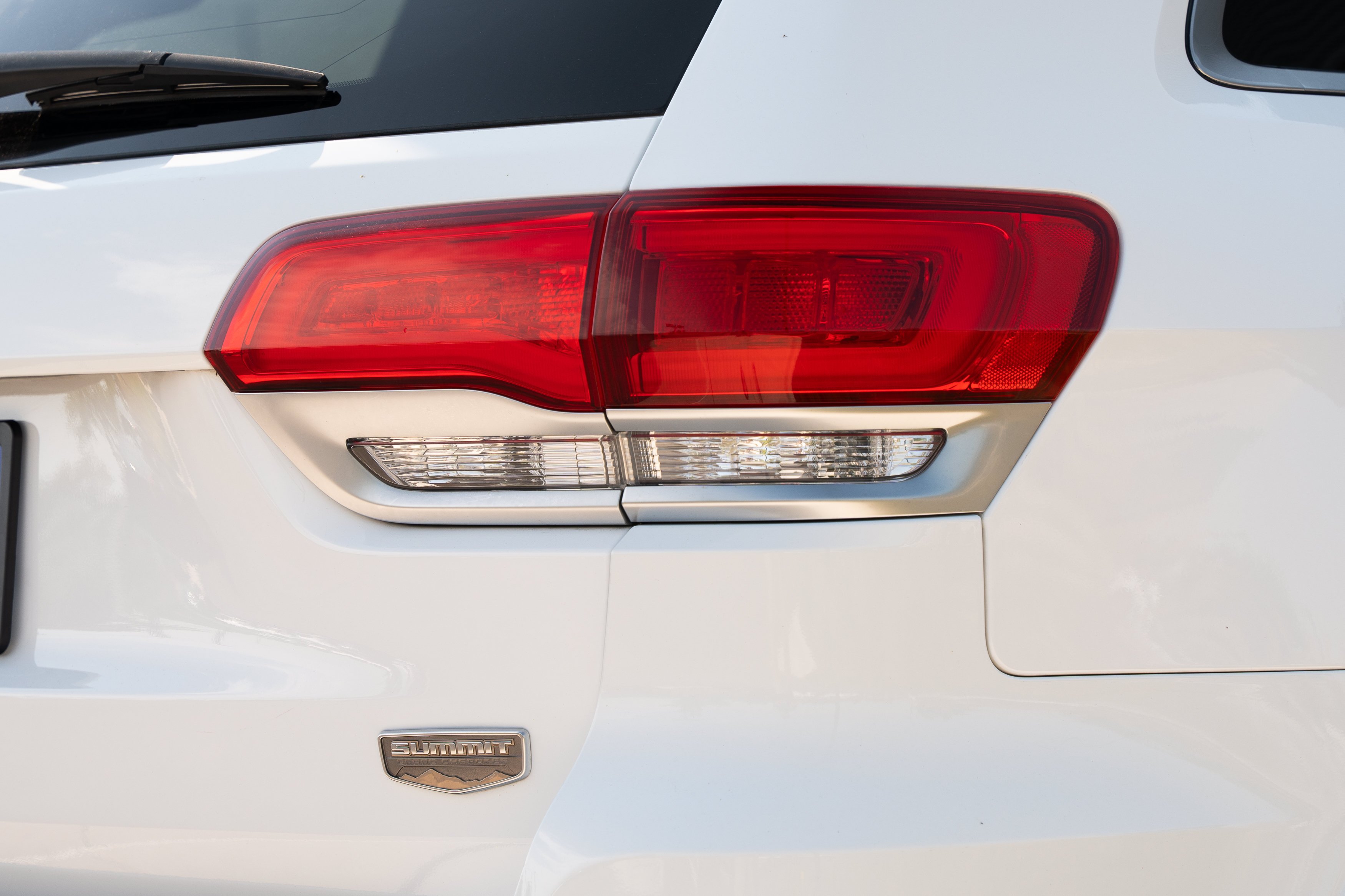 Used 2020 Bright White Clearcoat Jeep Summit image 31