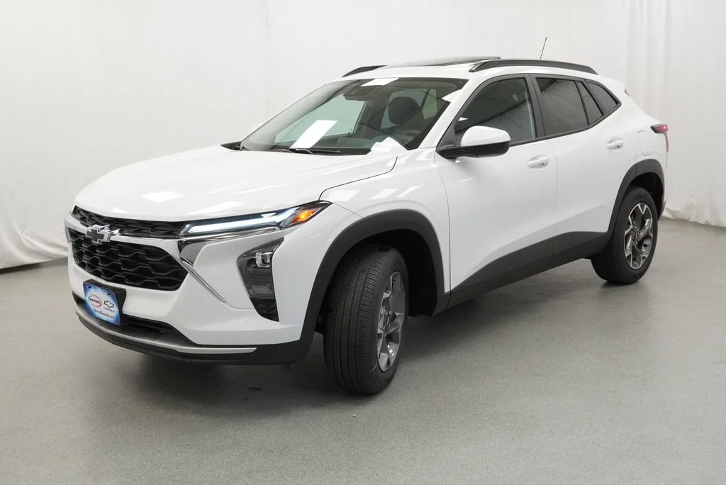 New 2026 Summit White Chevrolet LT image 4