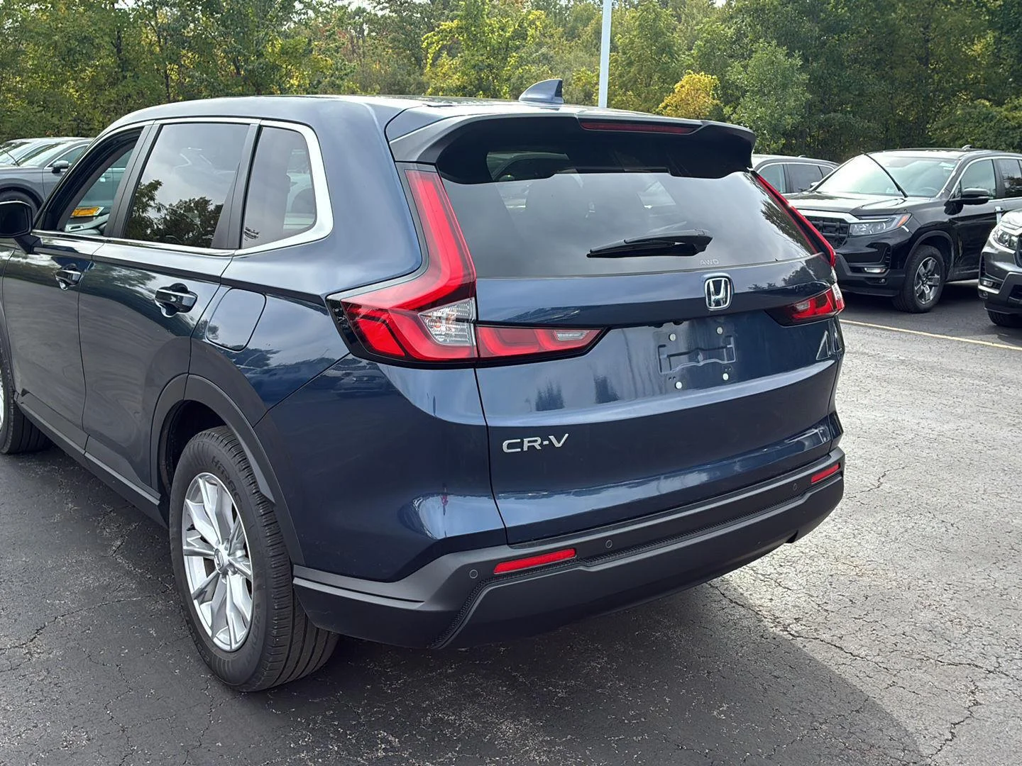 Used 2024 Canyon River Blue Metallic Honda EX-L image 26
