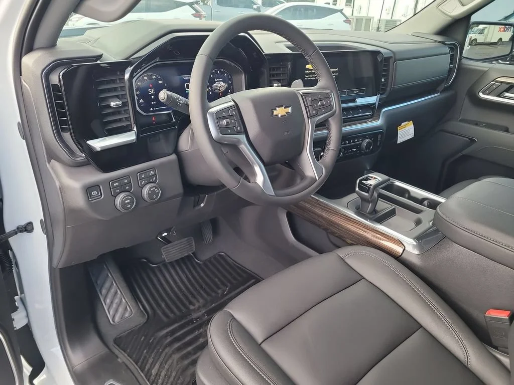 2026 Chevrolet Silverado 1500 LT - Photo 10