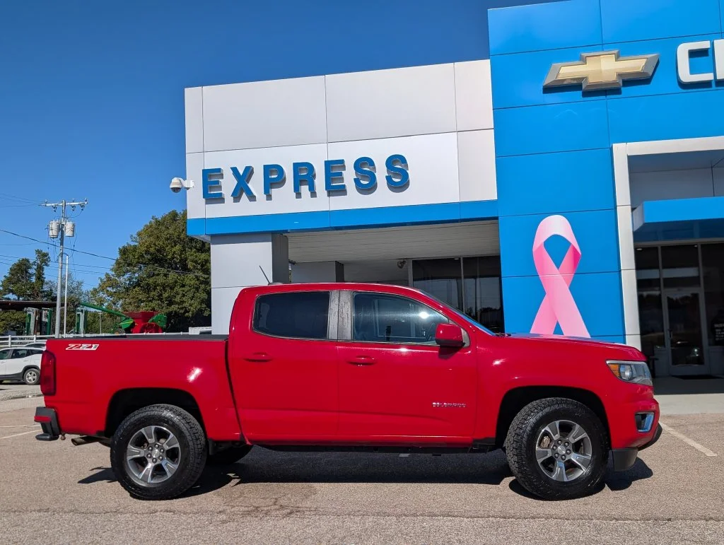 Used 2020 Red Chevrolet Z71 image 2