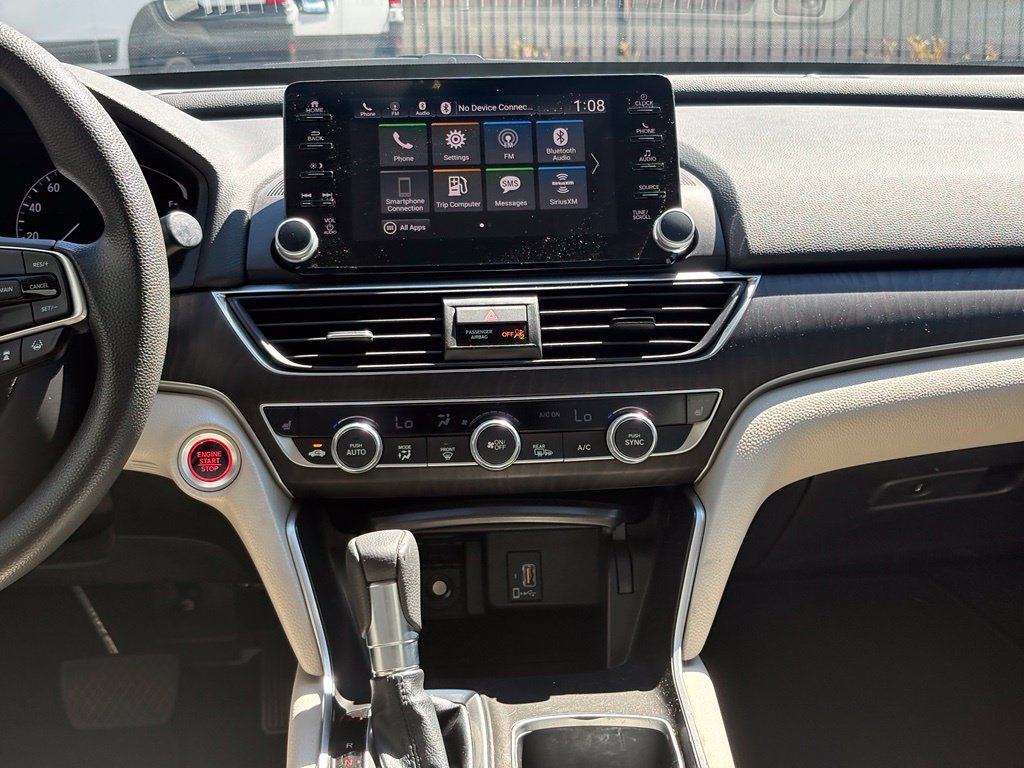 Used 2018 White Honda EX image 12