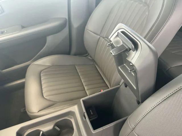New 2027 Iceberg Green Kia X-Line S image 24