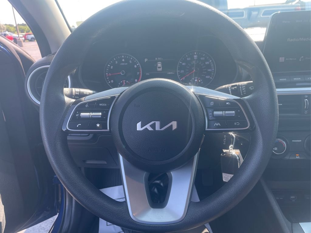 Used 2023 Deep Sea Blue Kia LXS image 14