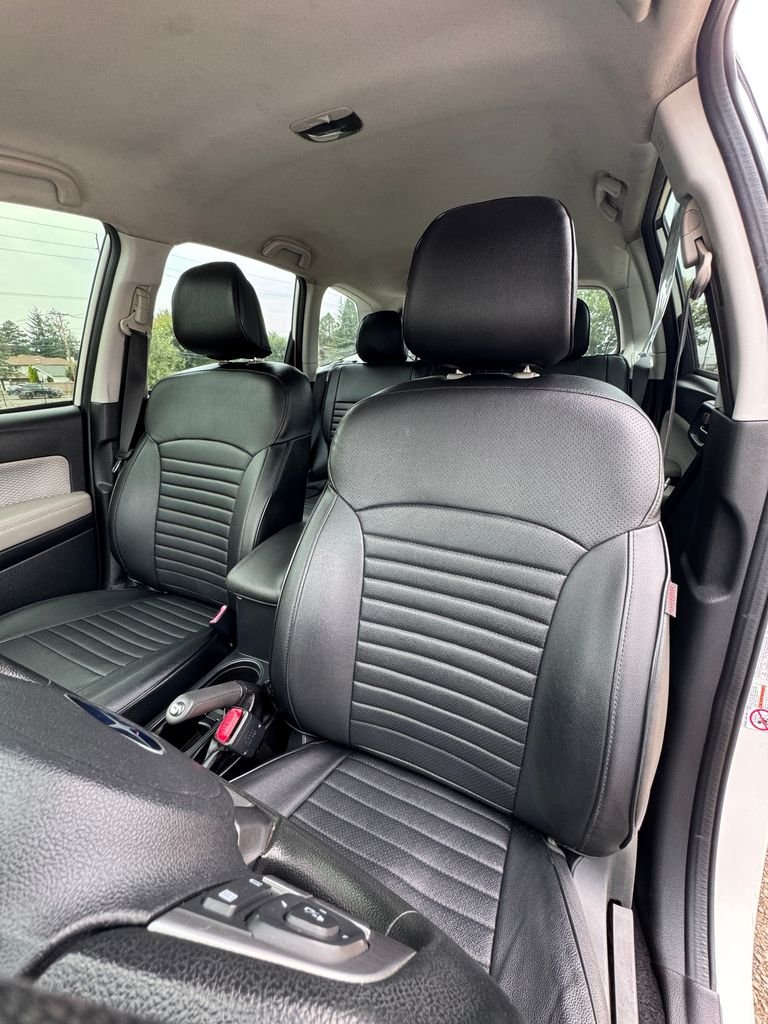 Used 2017 Crystal White Pearl Subaru 2.5i image 33