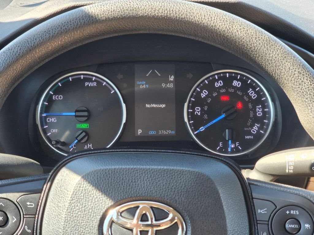 Used 2021 White Toyota LE image 25