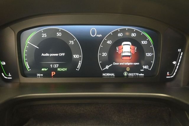 Certified Used 2026 Solar Silver Metallic Honda TrailSport image 9