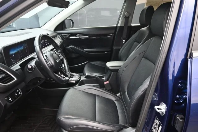 Used 2025 Blue Kia EX image 6