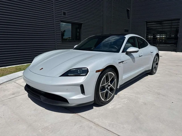 Pre-Owned 2025 Porsche Taycan