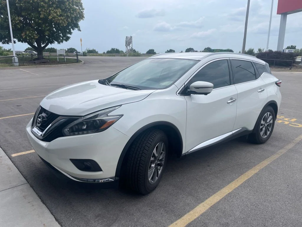 Used 2018 White Nissan SL image 1
