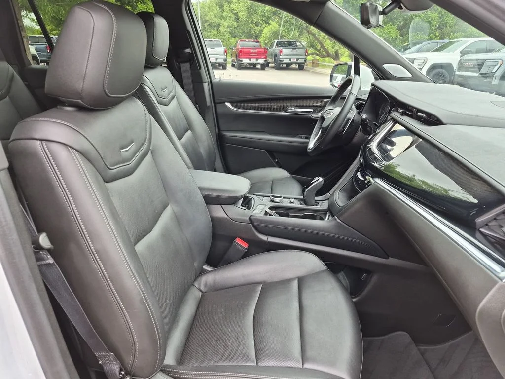 Used 2023 White Cadillac Sport image 42