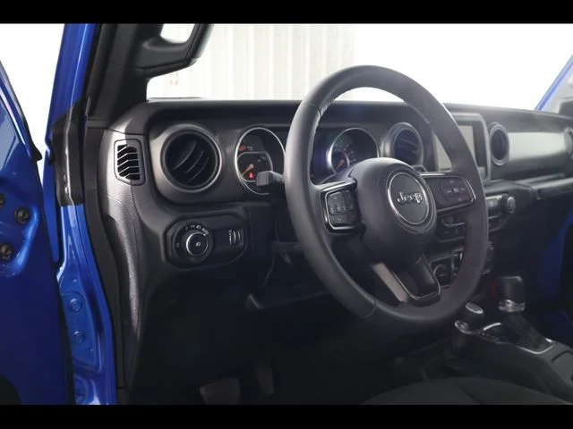 Used 2023 Blue Jeep High Tide image 11