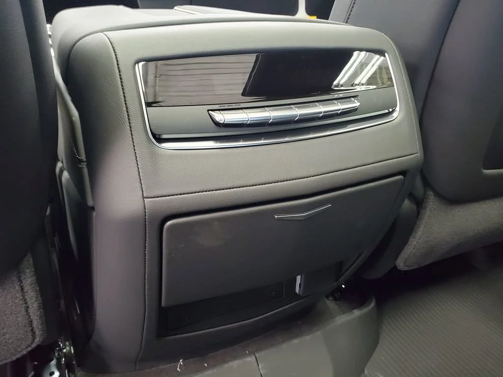 2026 Cadillac Escalade Luxury - Photo 33