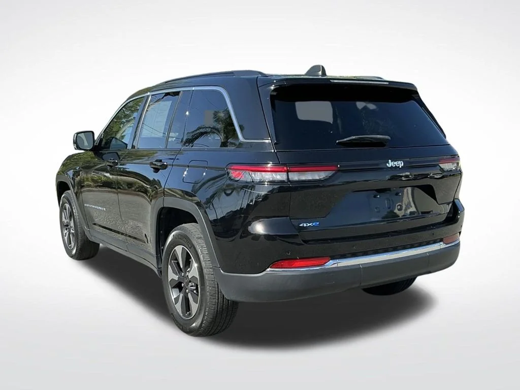Used 2024 Black Jeep 4xe image 9