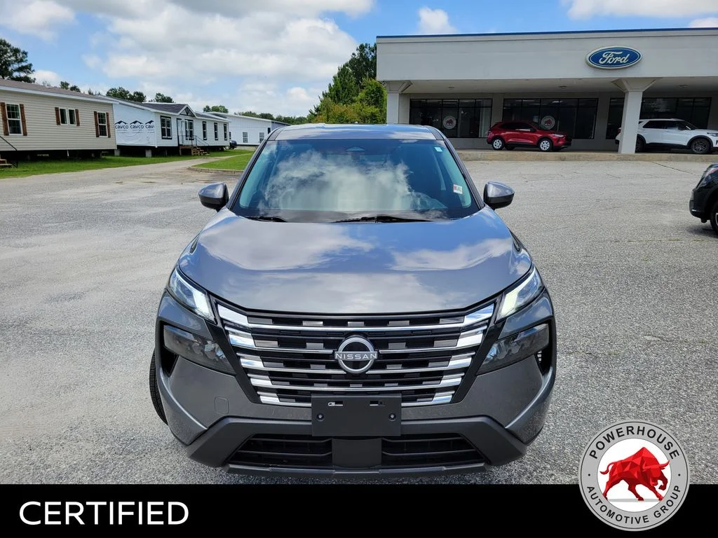 Used 2024 Gray Nissan SV image 9