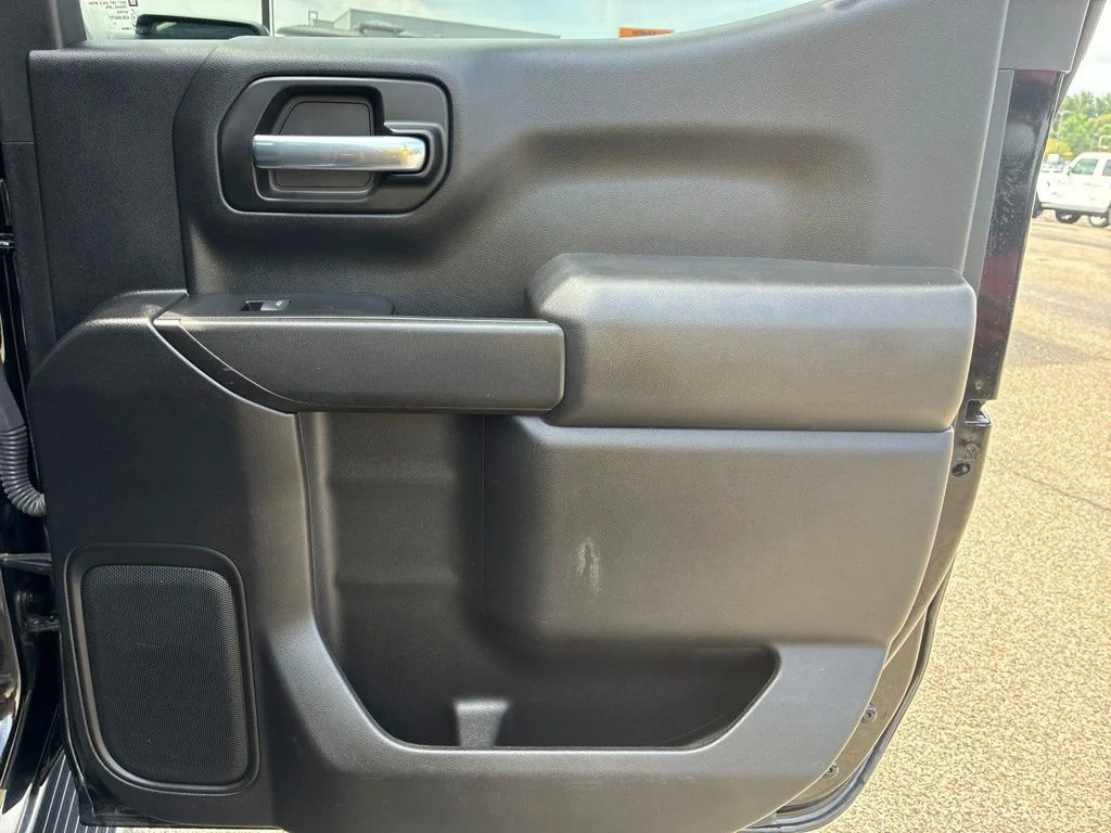 Used 2022 Black Chevrolet Custom image 17
