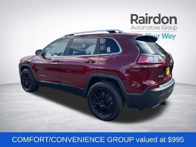 Used 2019 Velvet Red Pearlcoat Jeep Latitude Plus image 3