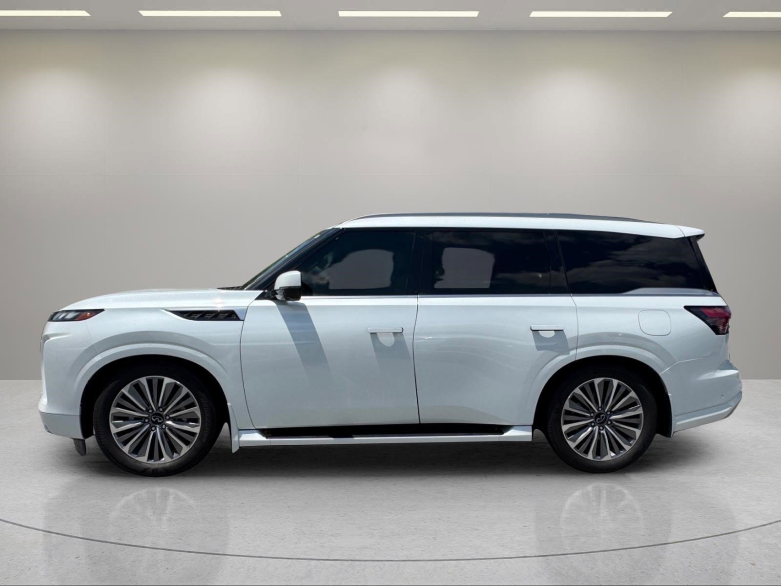 Used 2025 Radiant White INFINITI SENSORY image 2