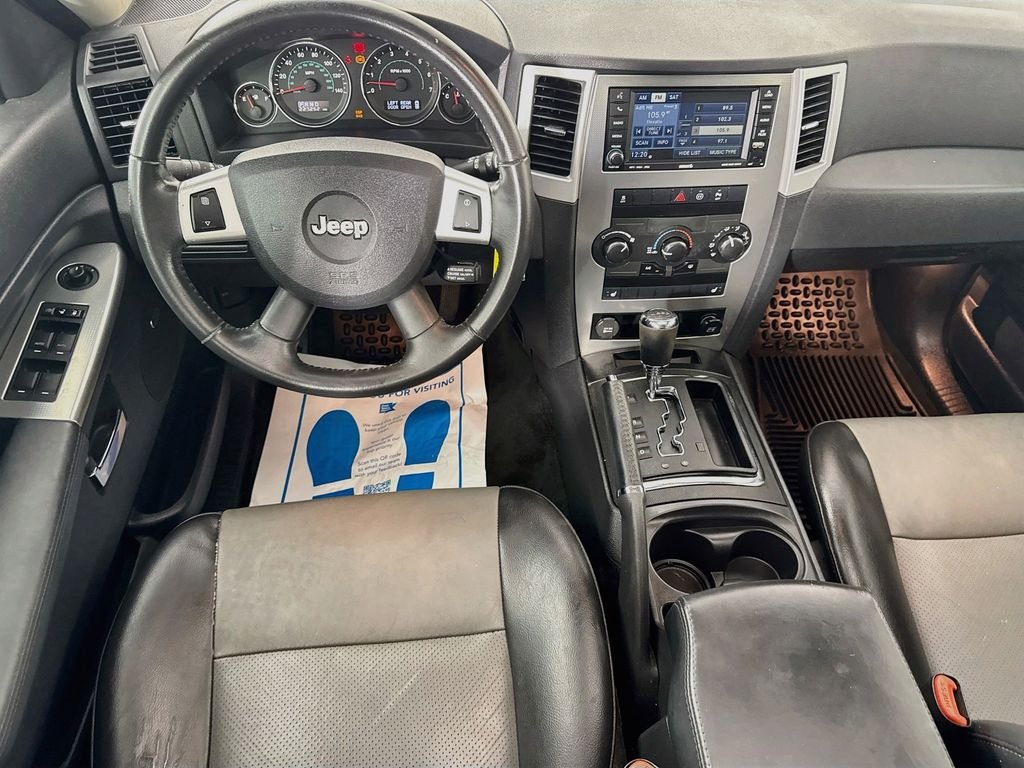 Used 2010 Light Graystone Pearlcoat Jeep Laredo image 27