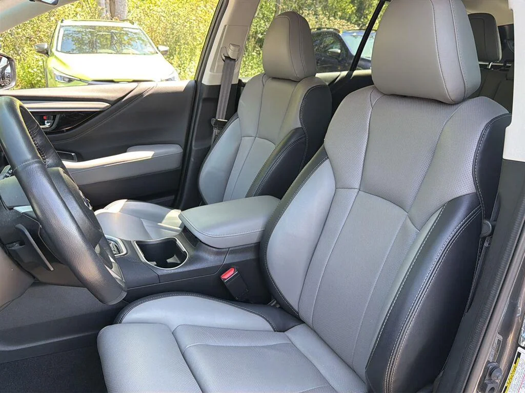 Used 2025 Magnetite Gray Metallic Subaru Limited image 2