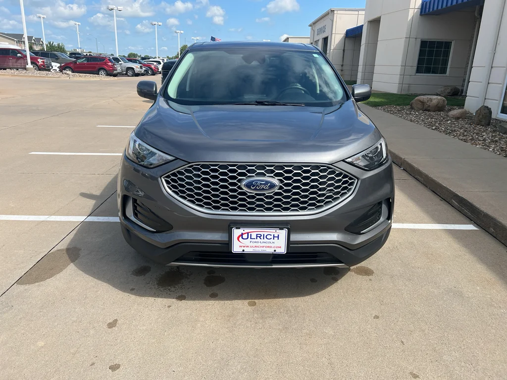 Used 2024 Carbonized Gray Metallic Ford SEL image 3