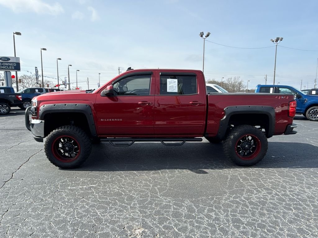 Used 2018 Red Chevrolet LT image 4