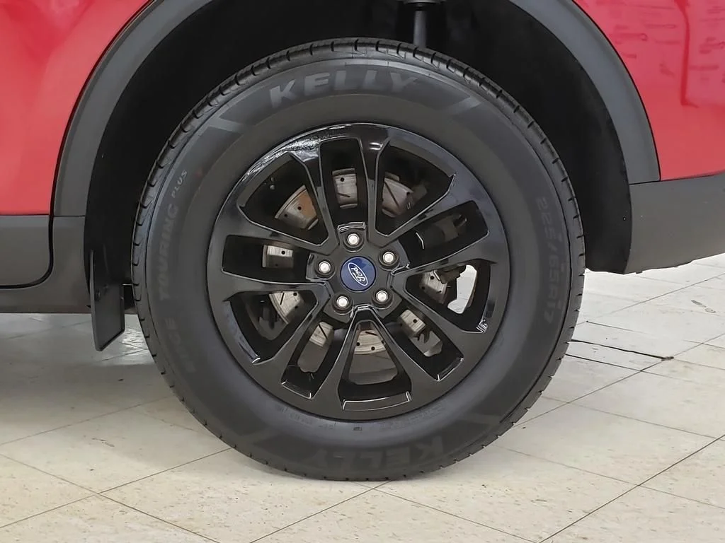 Certified Used 2021 Red Metallic Ford SE image 10