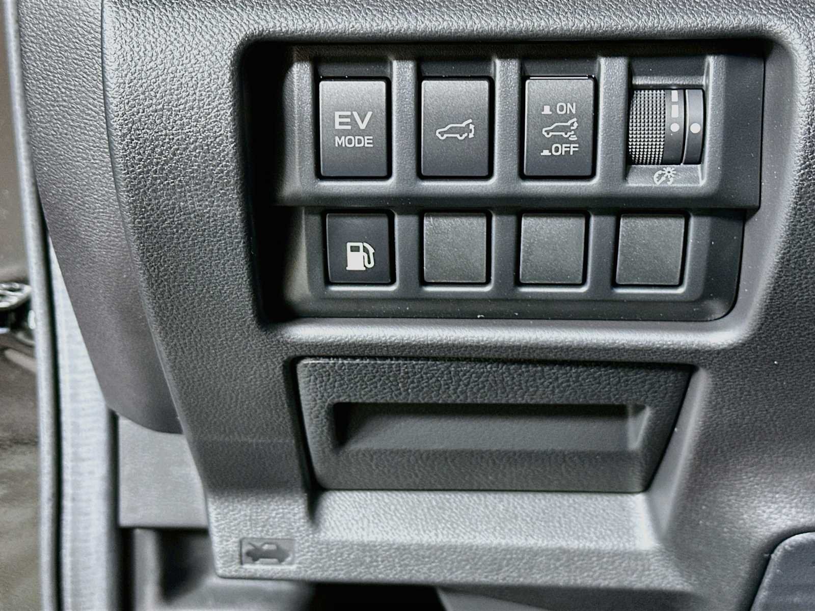 New 2026 CRYSTAL BLACK SILICA Subaru Limited Hybrid image 10