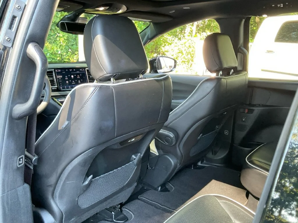 Used 2025 Black Chrysler Limited image 33