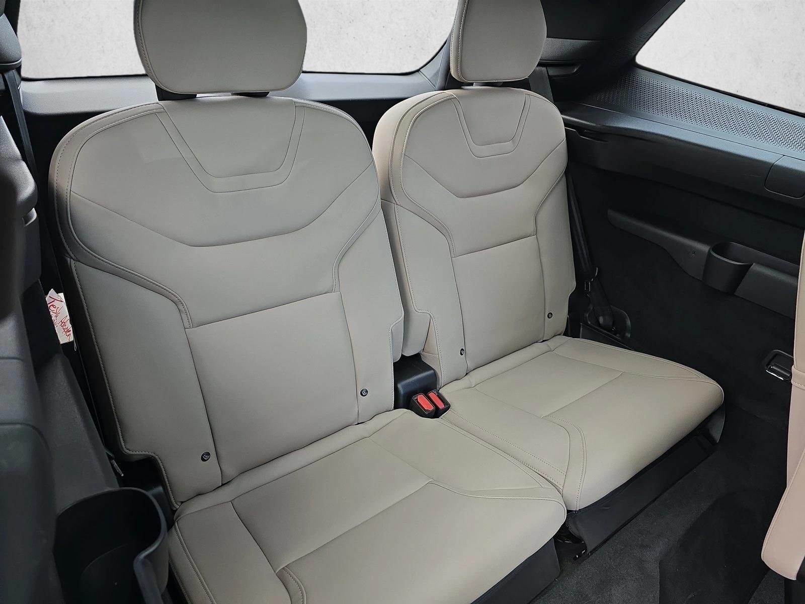 Used 2025 Mulberry Metallic Volvo Ultra image 13