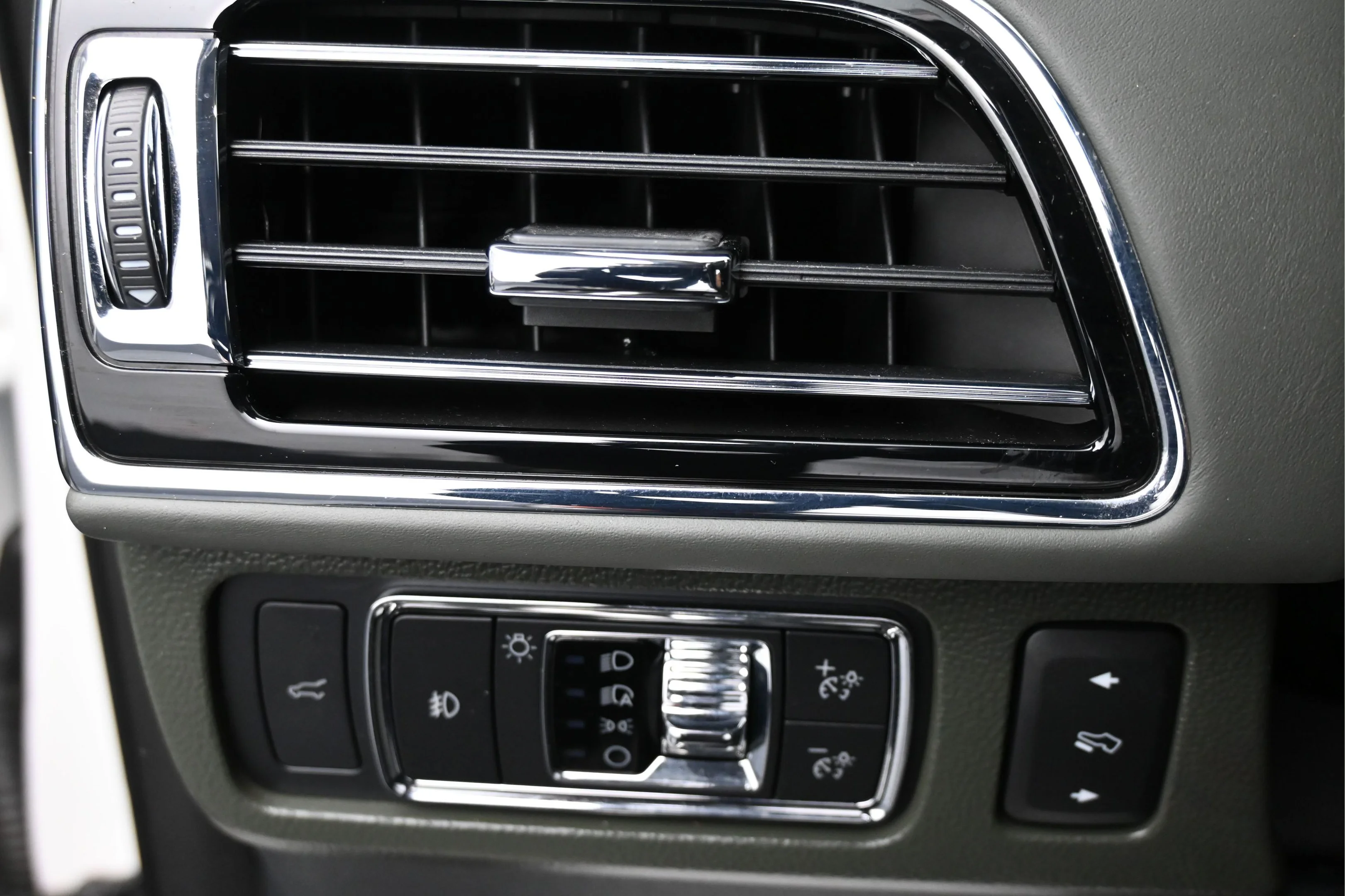Used 2022  Lincoln Black Label image 30