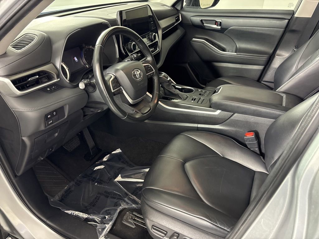 Used 2023 Silver Toyota L image 29
