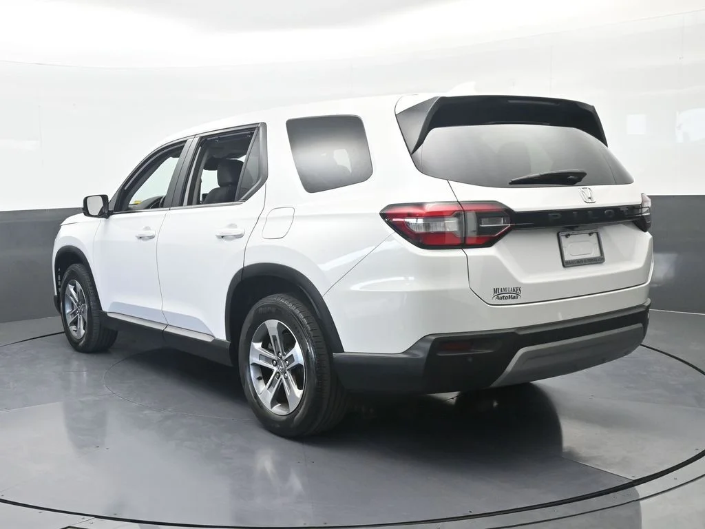 Used 2025 White Honda EX-L image 4