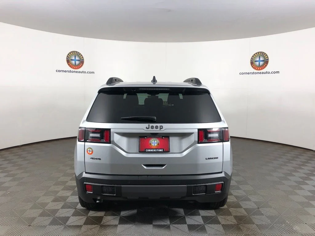 New 2026 Silver Zynith Clear-Coat Exterior Paint Jeep Laredo image 15