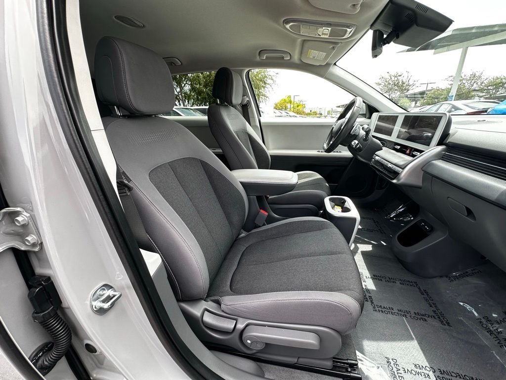 Used 2024 Cyber Gray Hyundai SEL image 16