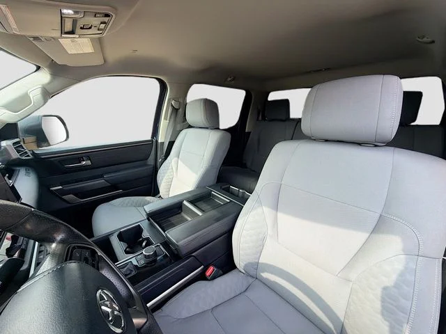 Used 2024  Toyota SR5 image 22
