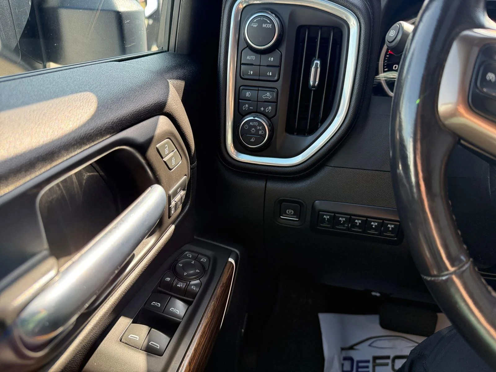 Used 2022 Summit White Chevrolet High Country image 17