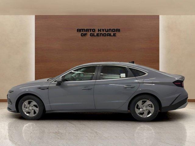 New 2026 Blue Hyundai SE image 2