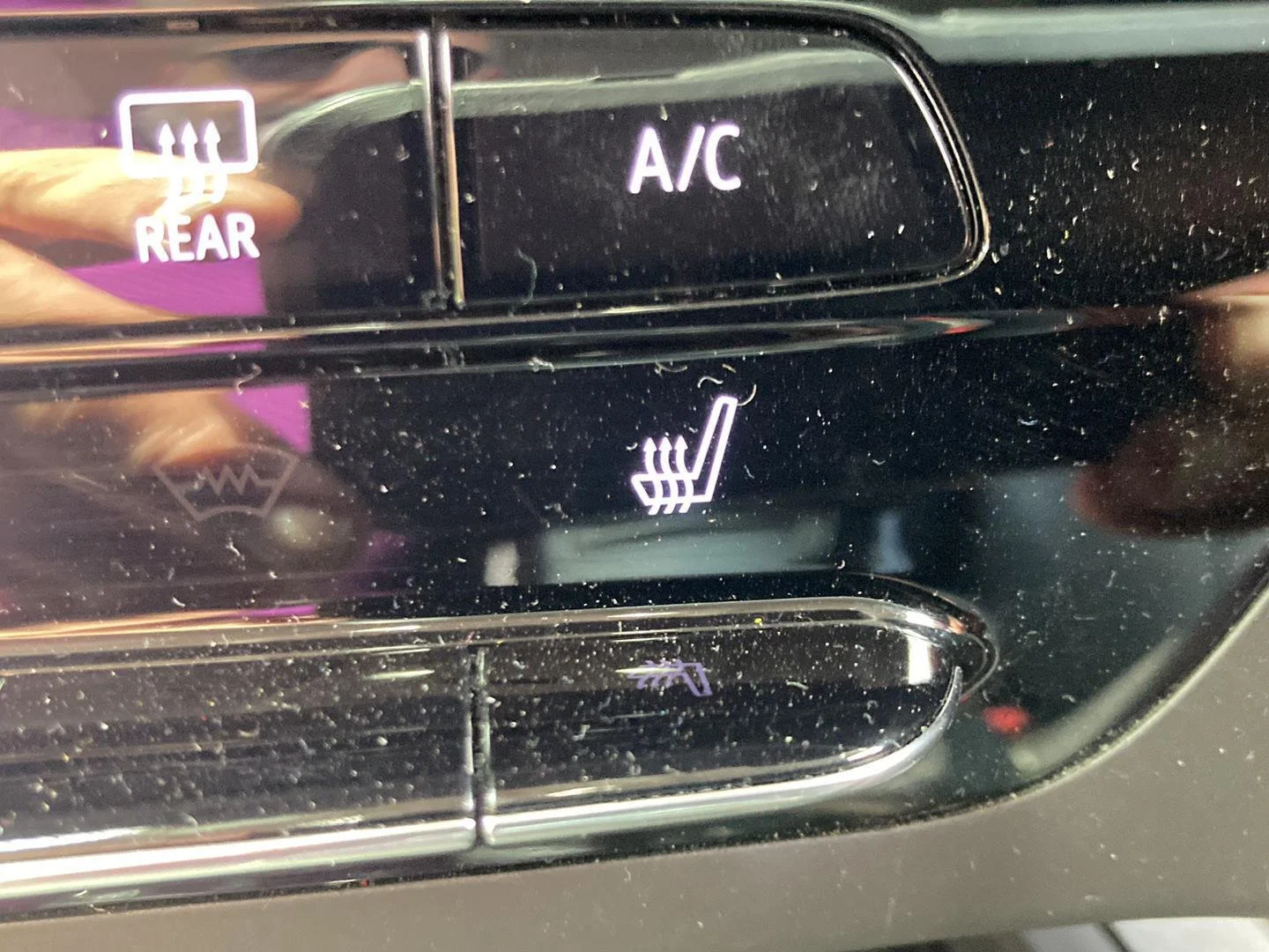 Used 2021 Summit White Buick Preferred image 18