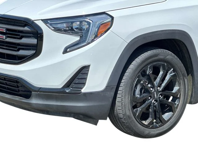 Used 2021 White GMC SLE image 7