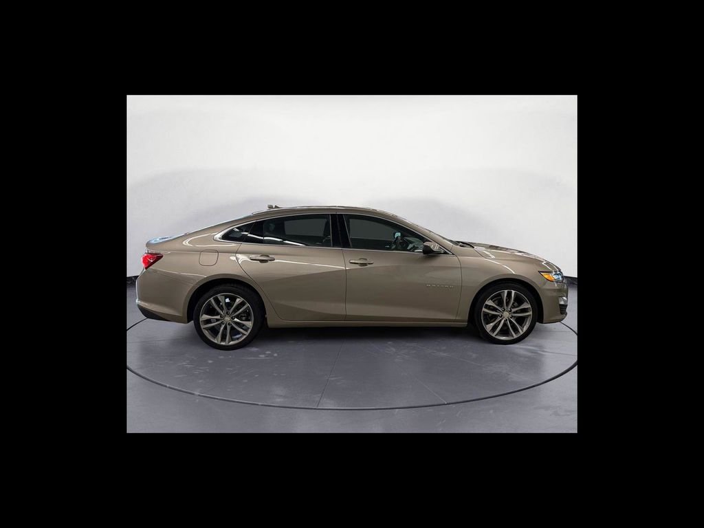 Used 2024 Gray Chevrolet LT image 7