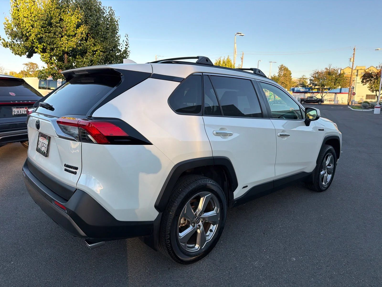 Used 2020 Blizzard Pearl Toyota Limited image 3