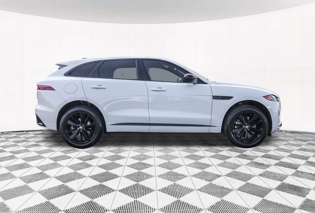 Used 2024  Jaguar P400 R-Dynamic S image 12