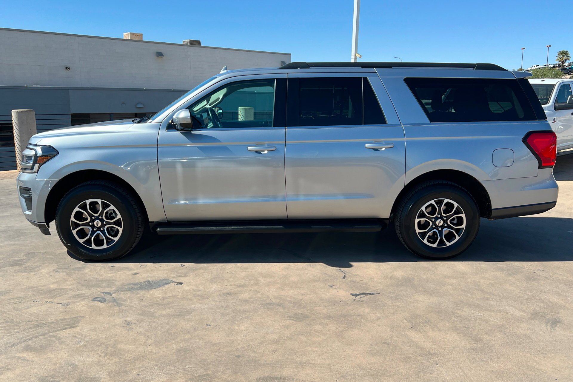 Used 2024 Silver Ford XLT image 2